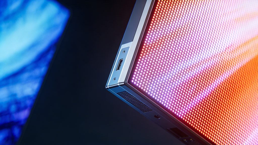Micro-LED Displays 2026: 25% More Energy Efficient Screens